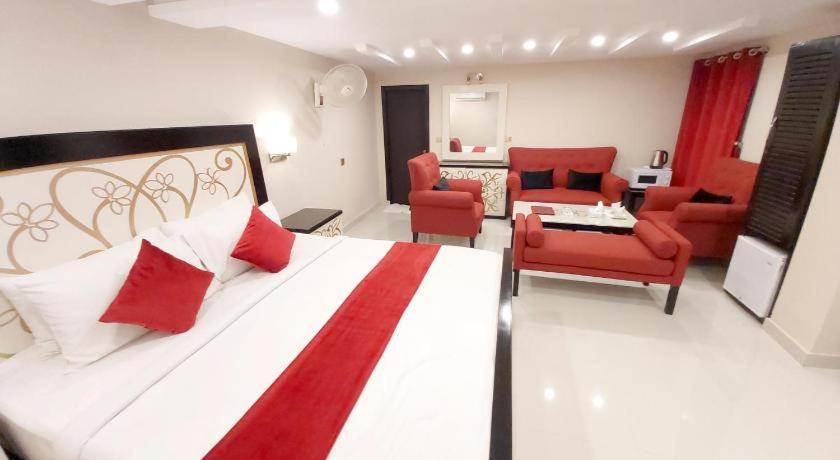 Hotel Mairona Gulberg Λαχόρη Εξωτερικό φωτογραφία
