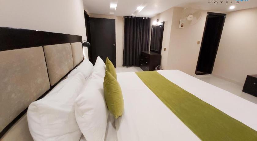 Hotel Mairona Gulberg Λαχόρη Εξωτερικό φωτογραφία